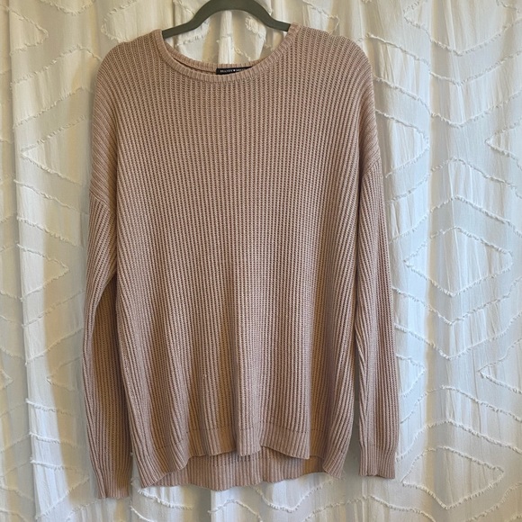 Brandy Melville Sweaters - Brandy Melville crew neck sweater